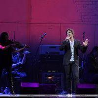 Josh Groban performs at the Bank Atlantic Center | Picture 111506